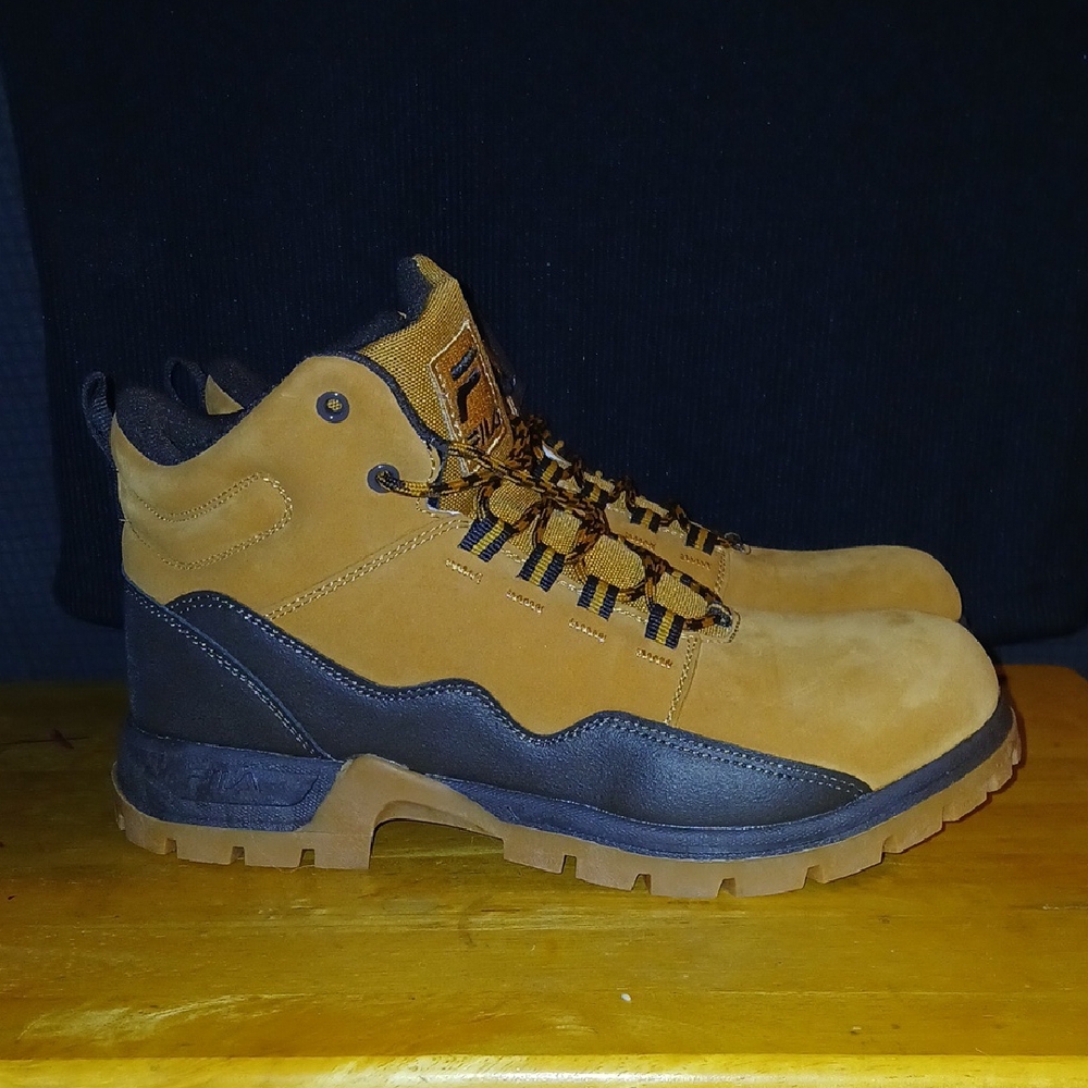 Filas Men's Tan and Black Hiking Boots